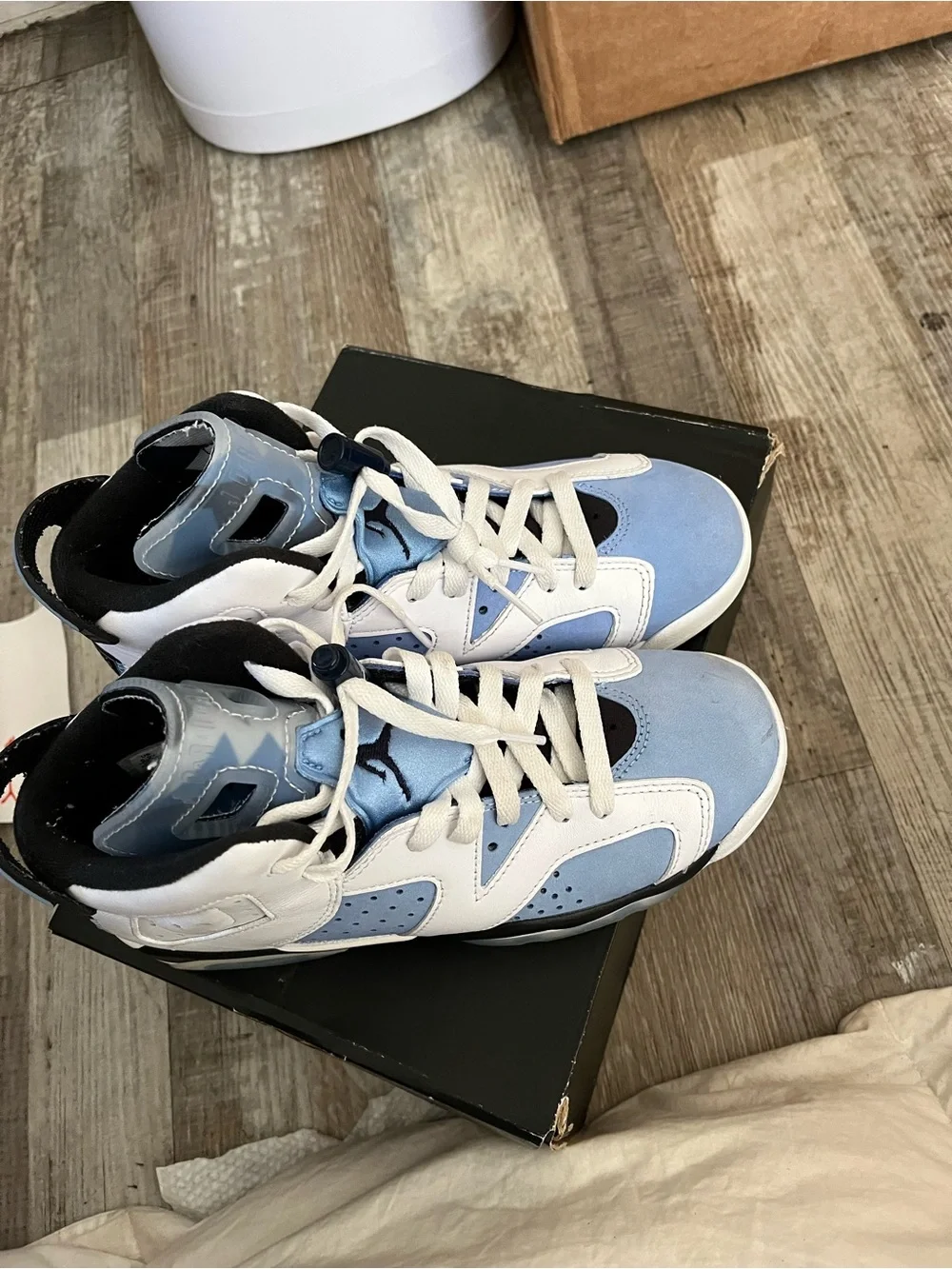 Jordan 6 nlue and white